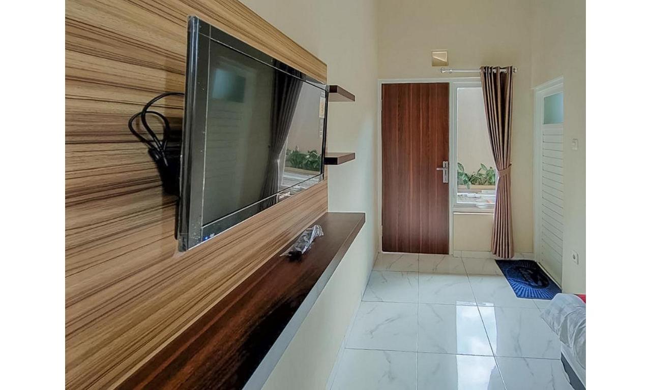 Отель Reddoorz Near Bns Batu Tlekung Экстерьер фото